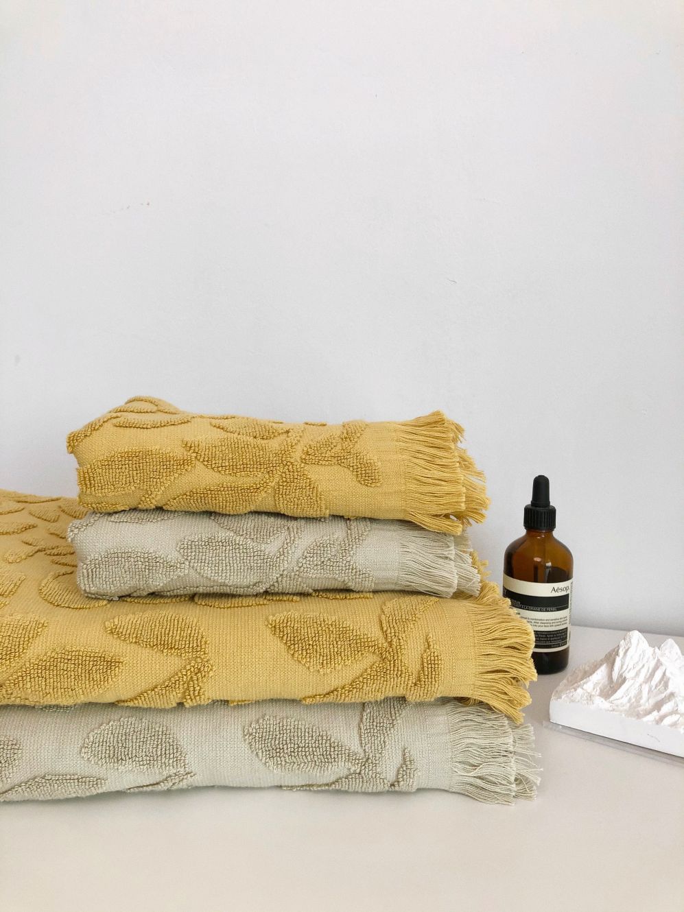 Premium Cotton Waffle Bath Towel - Original Leaf Design